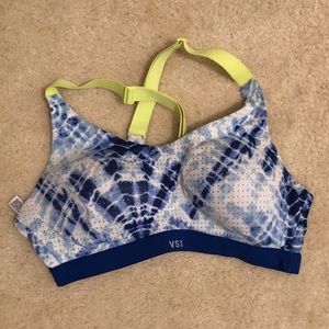 Victoria’s Secret sports bra sz 34B
